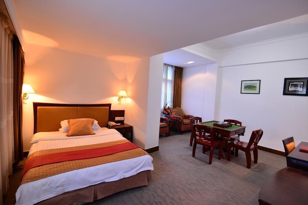 Baodao Exhibition Center Hotel Wuyishan  Chambre photo