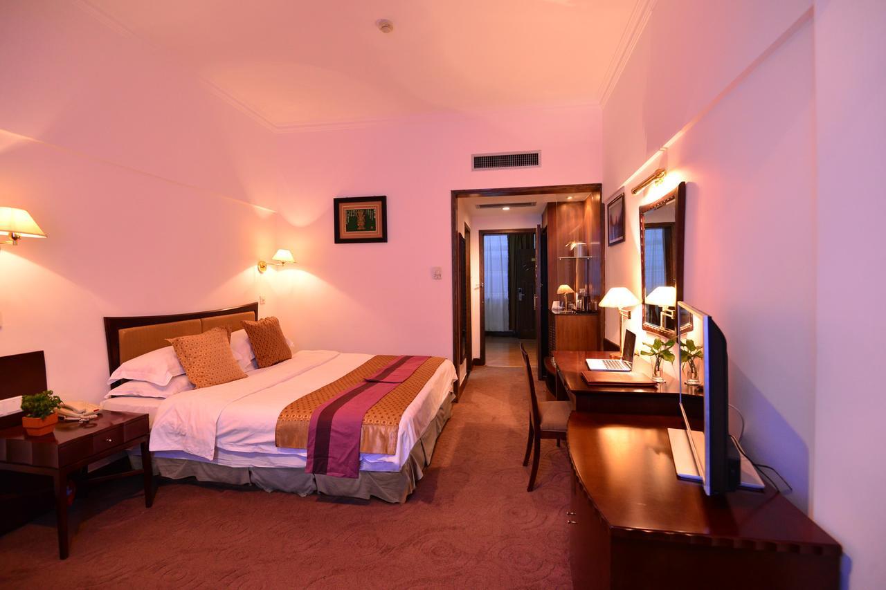 Baodao Exhibition Center Hotel Wuyishan  Extérieur photo